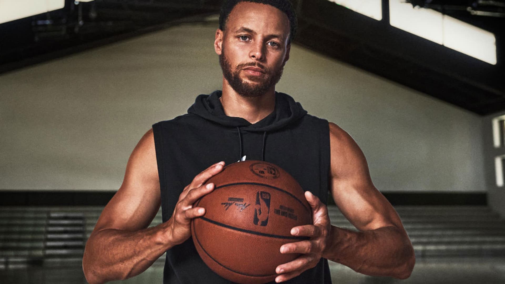 Steph Curry pays Homage to Kobe Bryant: Pioneering the Future of Basketball