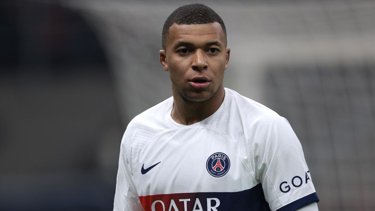 Kylian Mbappe's Unexpected Halftime Exit Sparks Debate Among PSG Fans