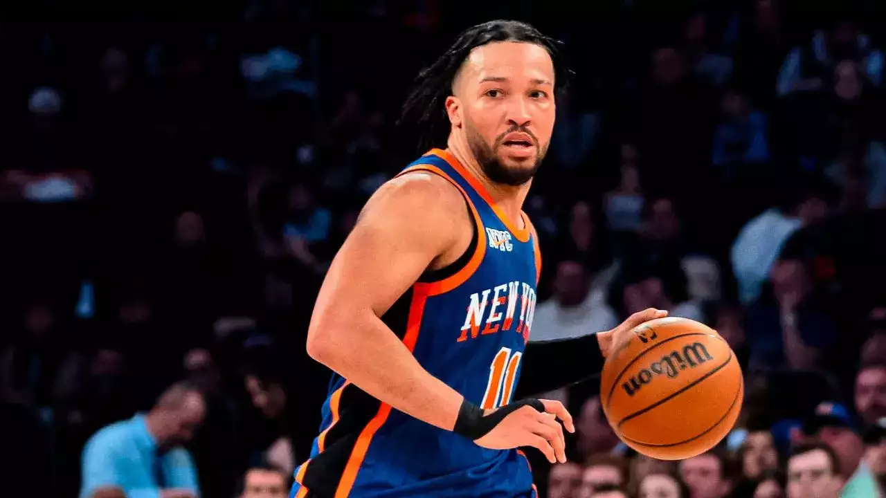 LeBron James Lauds Jalen Brunson's Herculean Efforts Amid Knicks' Injury Crisis