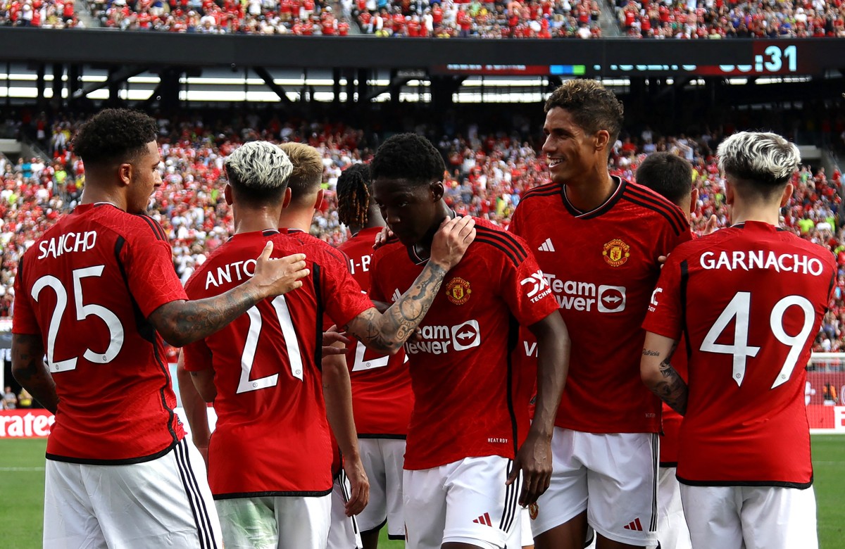 Manchester United Eyes Royal Antwerp's Mandela Keita for Midfield Revamp