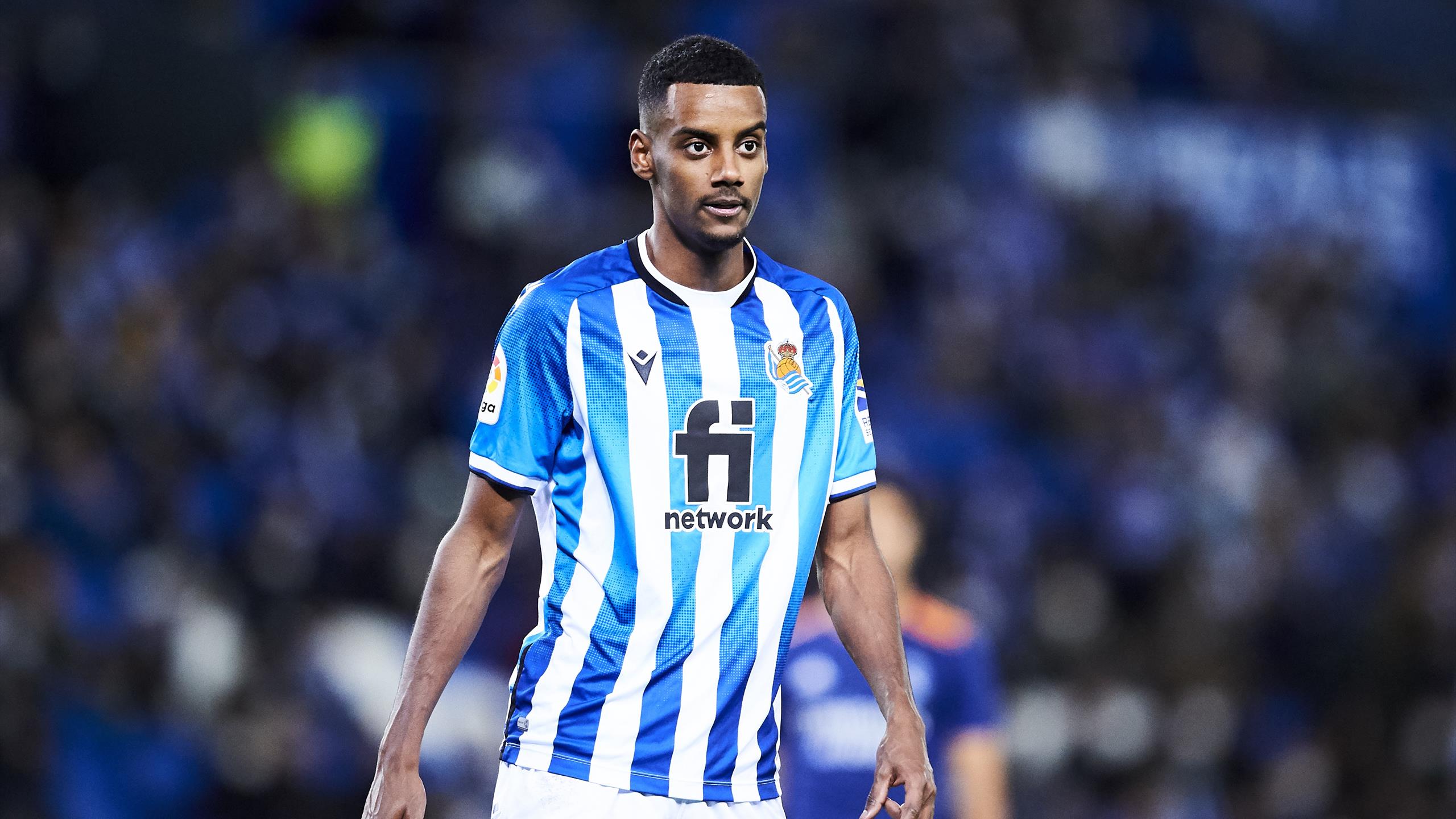 Barcelona and Arsenal Vie for Premier League Star Alexander Isak