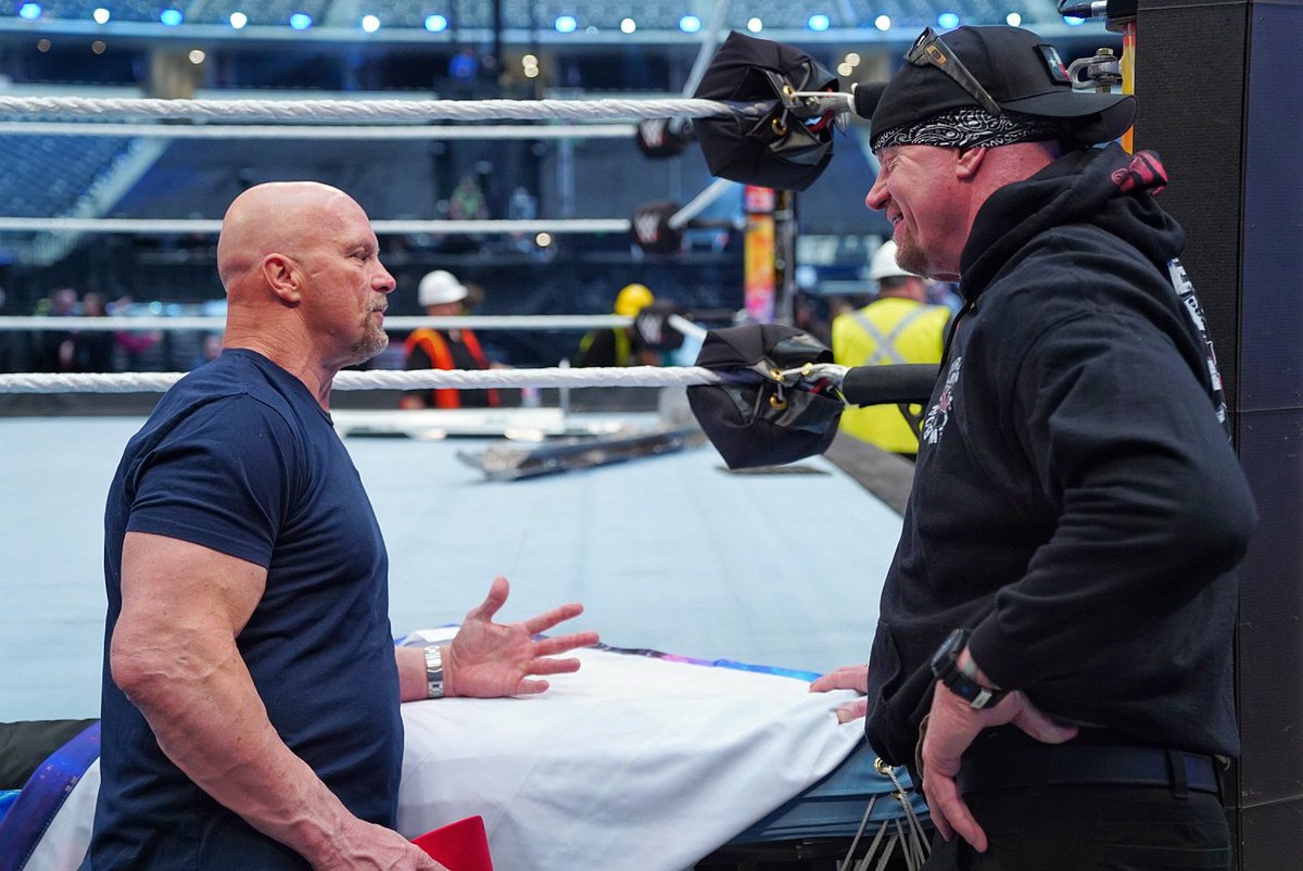 WWE Legend Critiques The Undertaker's WrestleMania 40 Outfit and Commentary Woes