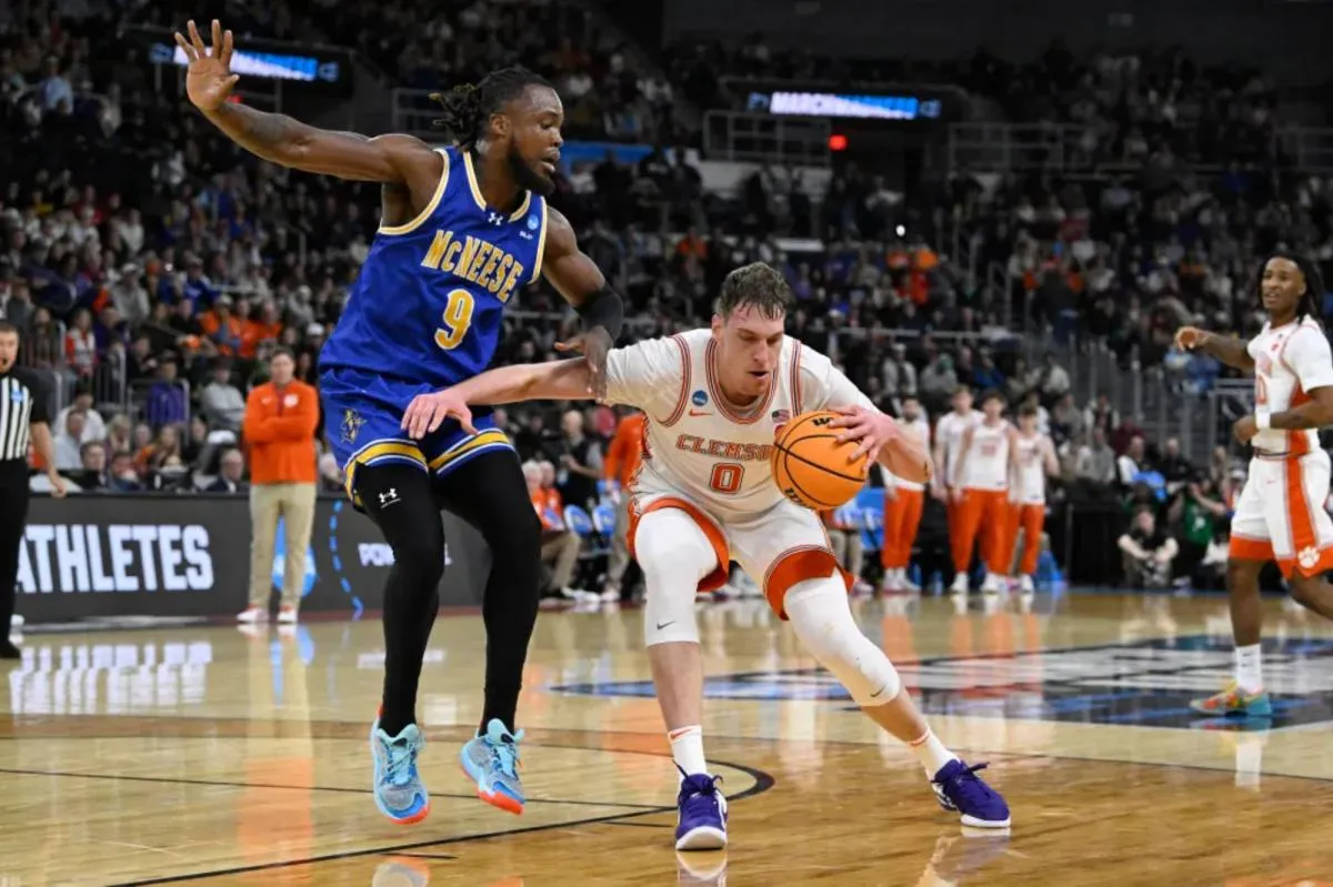 March Madness 2025 Shock: Clemson Tigers Nearly Make Unwanted History with First-Half Scoring Slump