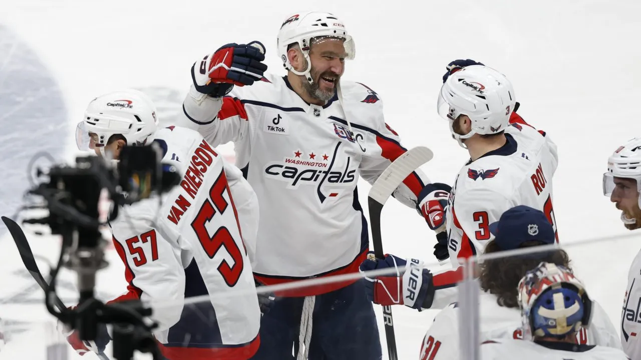 How Alex Ovechkin Made NHL History by Breaking Gretzky’s Goal Record: Kucherov’s Take on the Historic Moment
