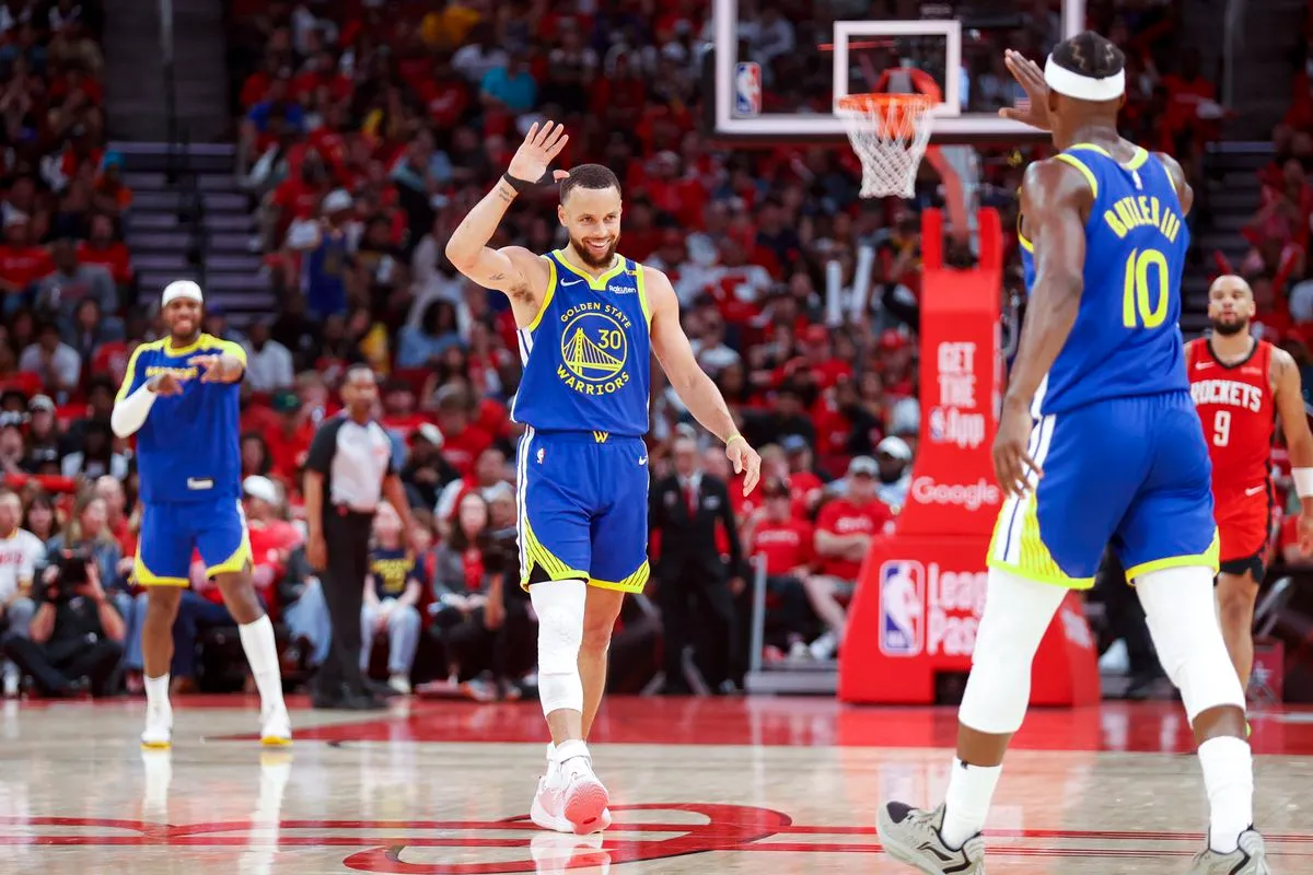 Warriors vs Rockets Thriller: Key Moments and Player Highlights from 2025 NBA Playoffs Game 2