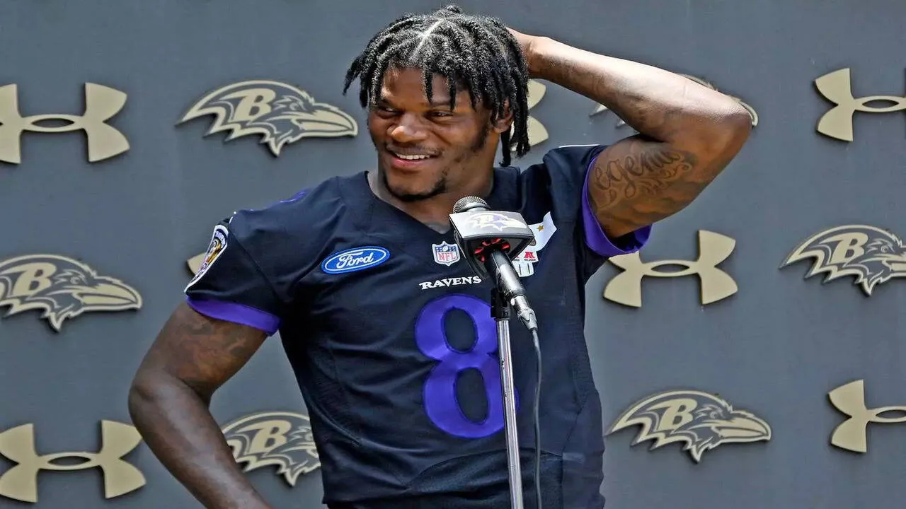 Lamar Jackson Responds to Viral Debate: Could 100 Men Really Beat a Gorilla?