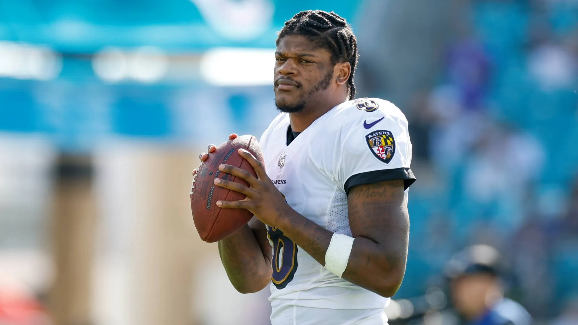 Lamar Jackson Responds to Viral Debate: Could 100 Men Really Beat a Gorilla?